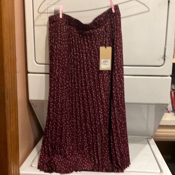 Halogen Dark Red Pleated Midi Skirt - Picture 1 of 7